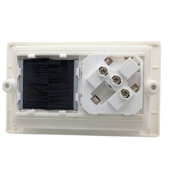 Syncbox SB-Direct flush socket with single power outlet – concealed wall solution for powering TVs and AV equipment.