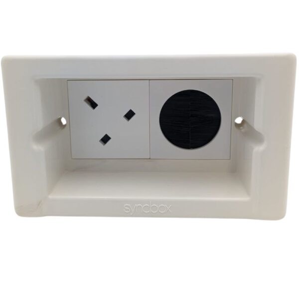 Syncbox SB-Direct flush socket with single power outlet – concealed wall solution for powering TVs and AV equipment.