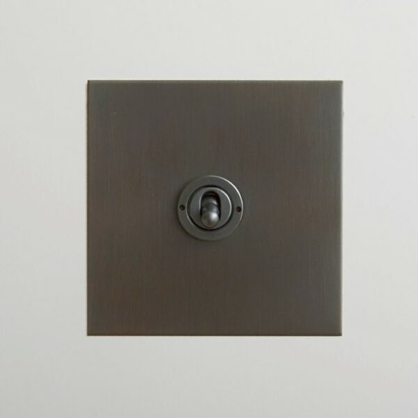 Forbes & Lomax 1GIN/BMA Forbes & Lomax 1GIN/BMA 1 Gang Intermediate Dolly Switch - Antique Bronze Plate