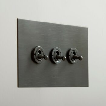 Forbes & Lomax 3GIN/BMA Forbes & Lomax 3GIN/BMA 3 Gang Intermediate Dolly Switch - Antique Bronze Plate