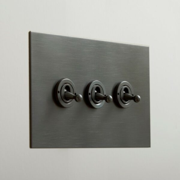 Forbes & Lomax 3GTW/BMA Forbes & Lomax 3GTW/BMA 3 Gang 2 Way Dolly Switch - Antique Bronze Plate