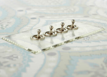 Forbes & Lomax 4GTW/N Forbes & Lomax 4GTW/N 4 Gang 2 Way Dolly Switch - Invisible Plate with Nickel