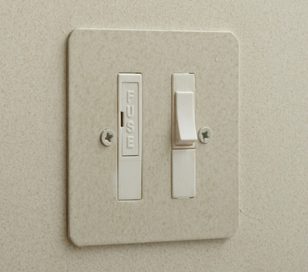 Forbes & Lomax SFC Forbes & Lomax SFC 13A Switched Fused Spur - Paintable 1