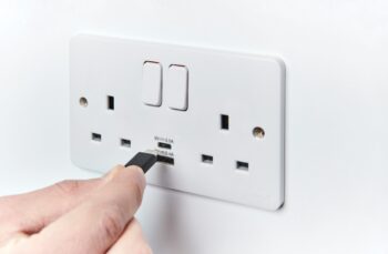 Hager WMSS82-USBAC Hager Sollysta WMSS82-USBAC 2 Gang USB (A+C) Switched Socket 2