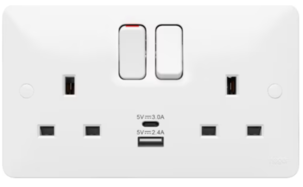 Hager WMSS82-USBAC Hager Sollysta WMSS82-USBAC 2 Gang USB (A+C) Switched Socket 1