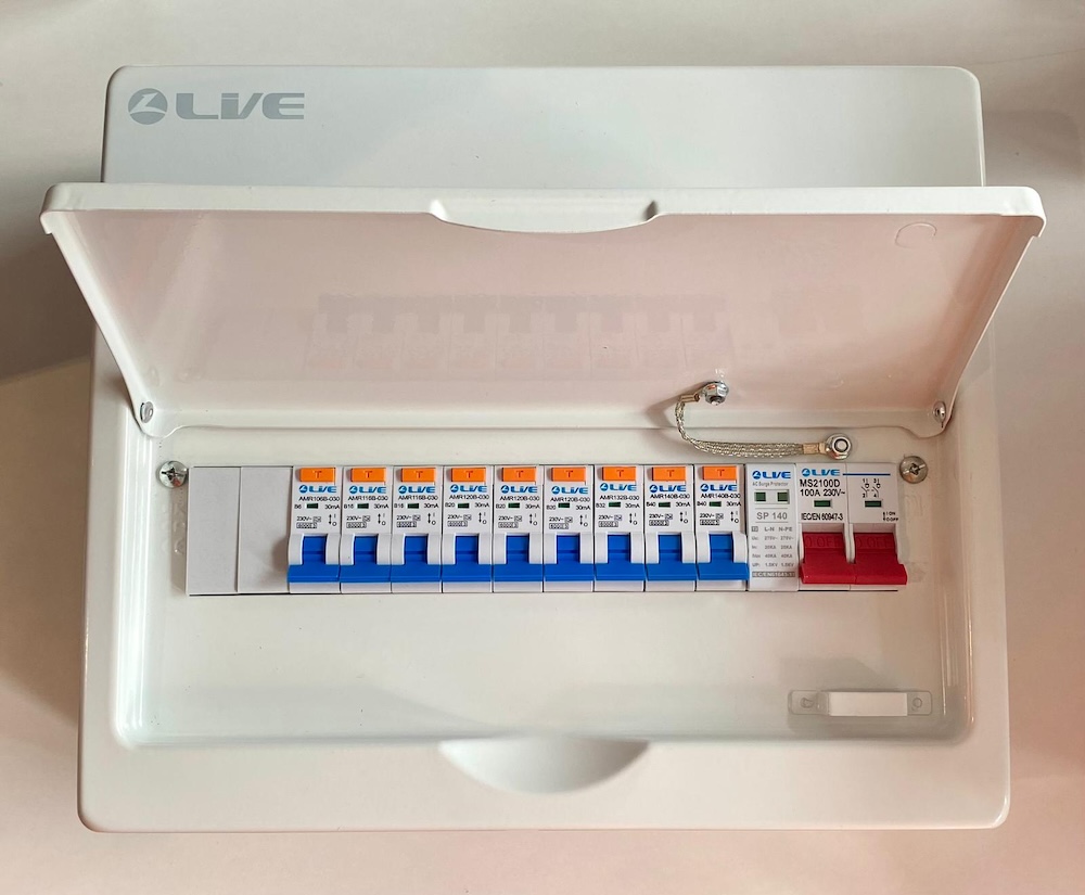 Live Electrical LSMC14M-SP/9RCBO Live Electrical 11 Way SPD Metal Consumer Unit Kit with 9 RCBOs 1