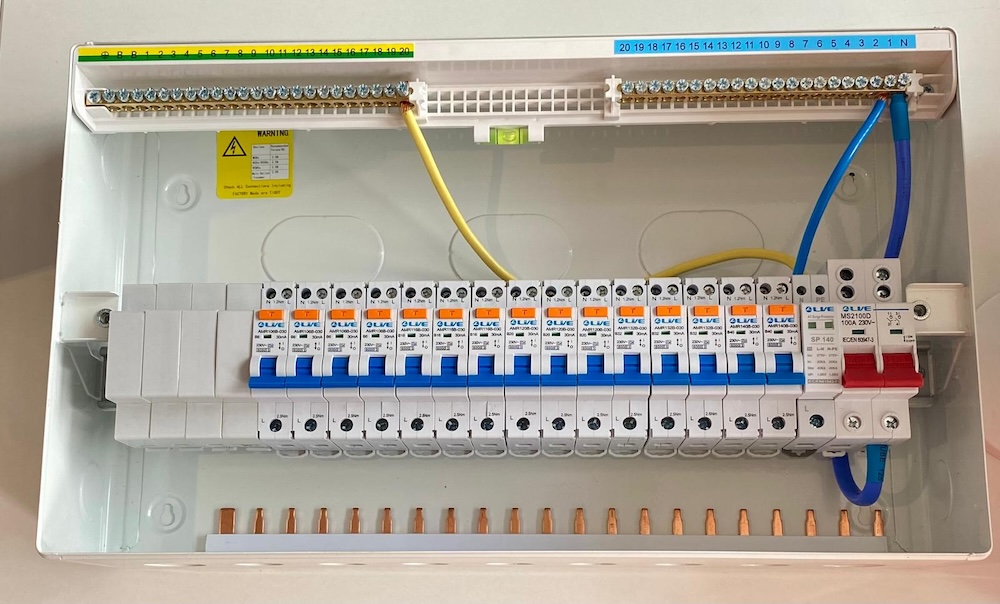 Live Electrical LSMC22M-SP/15RCBO Live Electrical 19 Way SPD Metal Consumer Unit Kit with 15 RCBOs 2