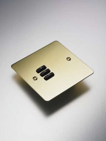 RAKO WVF-030-PB Rako Cover Plate Kit for Classic Wired Control Modules - Single Gang 3-Button - Flat Plate Flush/Surface Mounting - Polished Brass 1