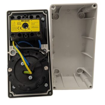 Niglon 16101 16A 110V IP44 Compact Interlocking Switched Socket