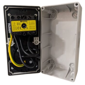 Niglon 16120 32A 415V IP44 4 Pin Compact Interlocking Switched Socket