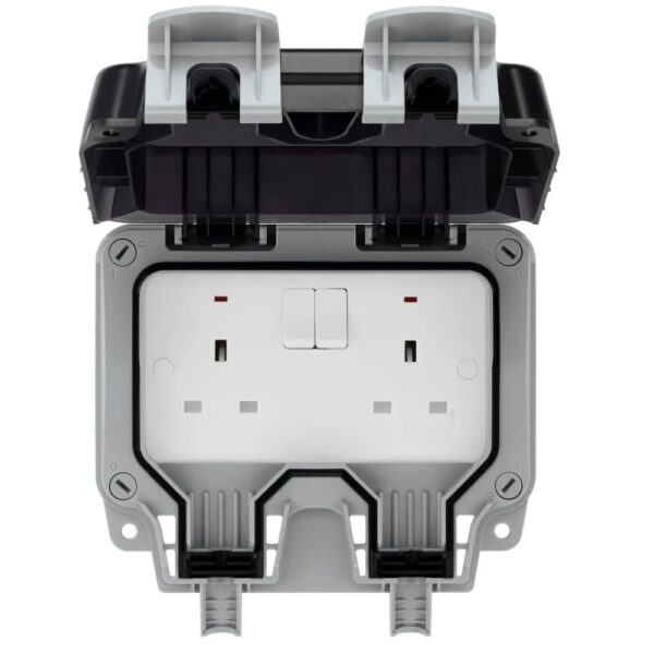 BG IP66 13A Weatherproof Outdoor Socket with LED indicators and lockable lid