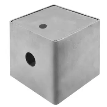 Unicrimp QEP3GLV galvanised steel earthing box, IP56 rated, with 16 mm lid and 22 mm front knockouts for secure outdoor grounding installations.
