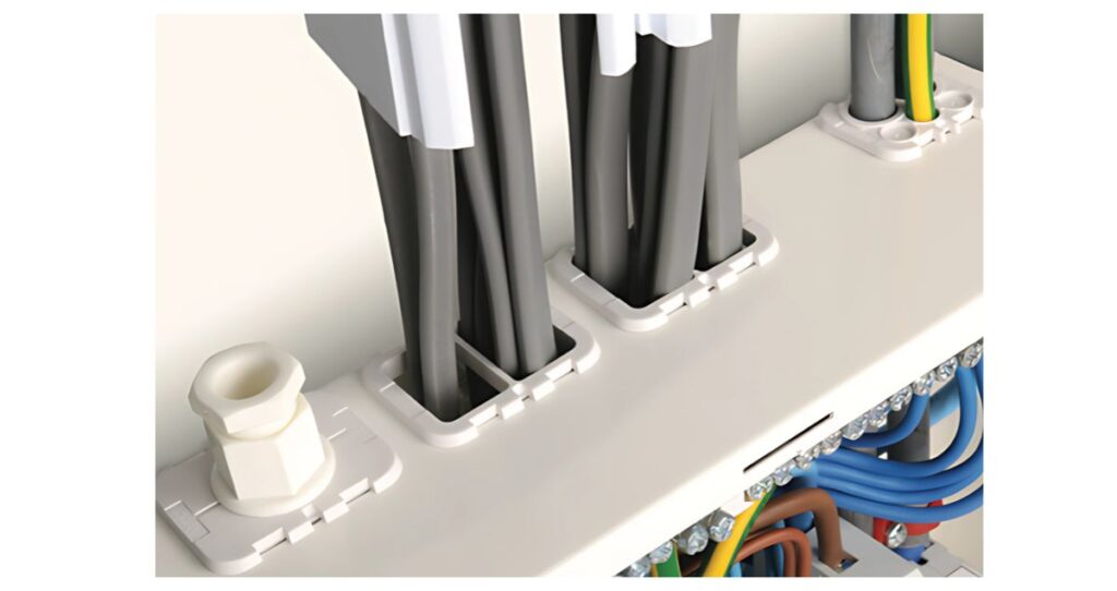 ⚡ Guide to Hager Design 10 Consumer Unit – Range Overview 2 The Full Package
Our Design Range has been launched with a large
portfolio of accessories. Protector plates for cable
entries, a cable clamp to secure meter tails & a
stand off brackets all allow for an installation method
that suits you.