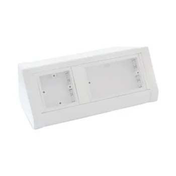 Univolt BT1+2G WH 3 Gang Bench Box