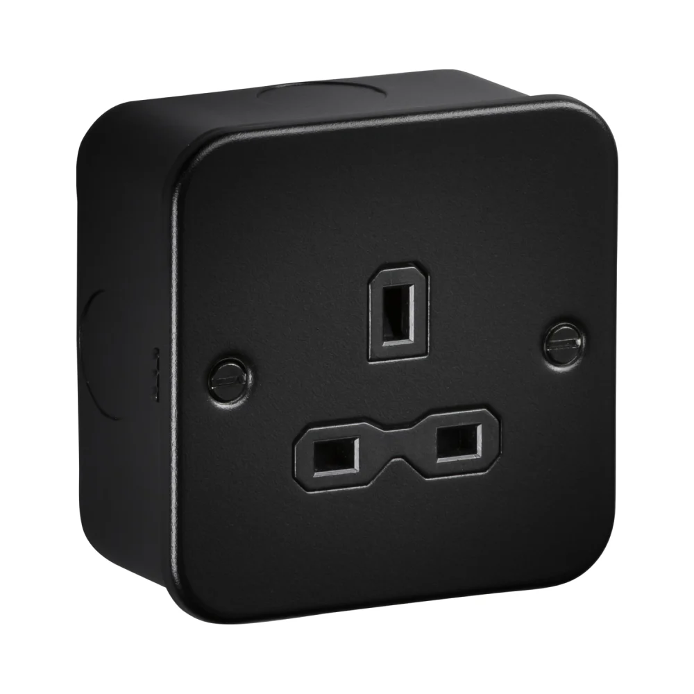 Knightsbridge | MR7000UTB | Textured Black Metal Clad | 13A Single Unswitched Socket 1 Knightsbridge MR7000UTB Black Metal Clad Single Socket