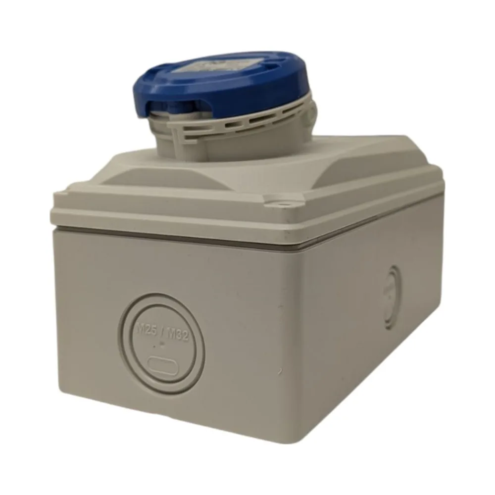 Niglon 16104 16A 230V IP44 Compact Interlocking Switched Socket 4 Niglon 16104 16A 230V IP44 Compact Interlocking Switched Socket 4