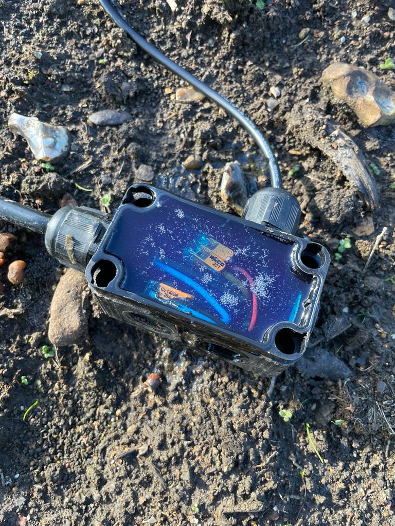 Wiring Garden Lights: Complete Installation Guide for Outdoor Lighting 5 This image shows Wiska 206 Box filled without lid