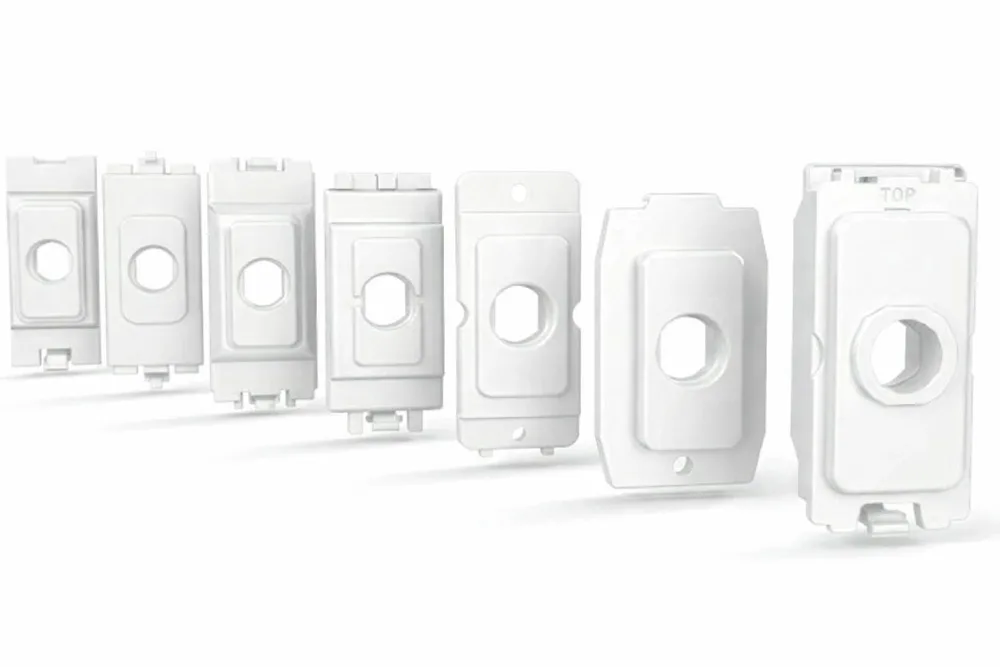 Enkin | SS-EN-00-GDA008-WT | Hager Grid Adaptor | White | Pack of 1 1 Enkin Hager Grid Adaptor White