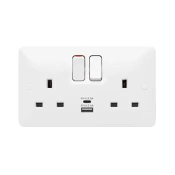 Hager WMSS82-USBAC Hager Sollysta WMSS82-USBAC 2 Gang USB (A+C) Switched Socket 1