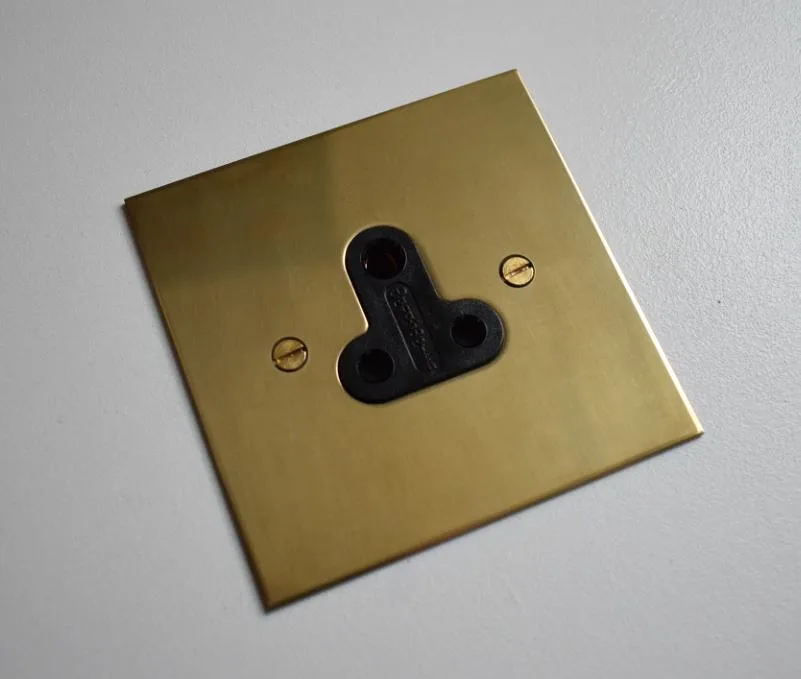 Forbes & Lomax SS5/OLB 5A Single Socket - Aged Brass 1 Forbes & Lomax SS5/OLB 5A Single Socket - Aged Brass