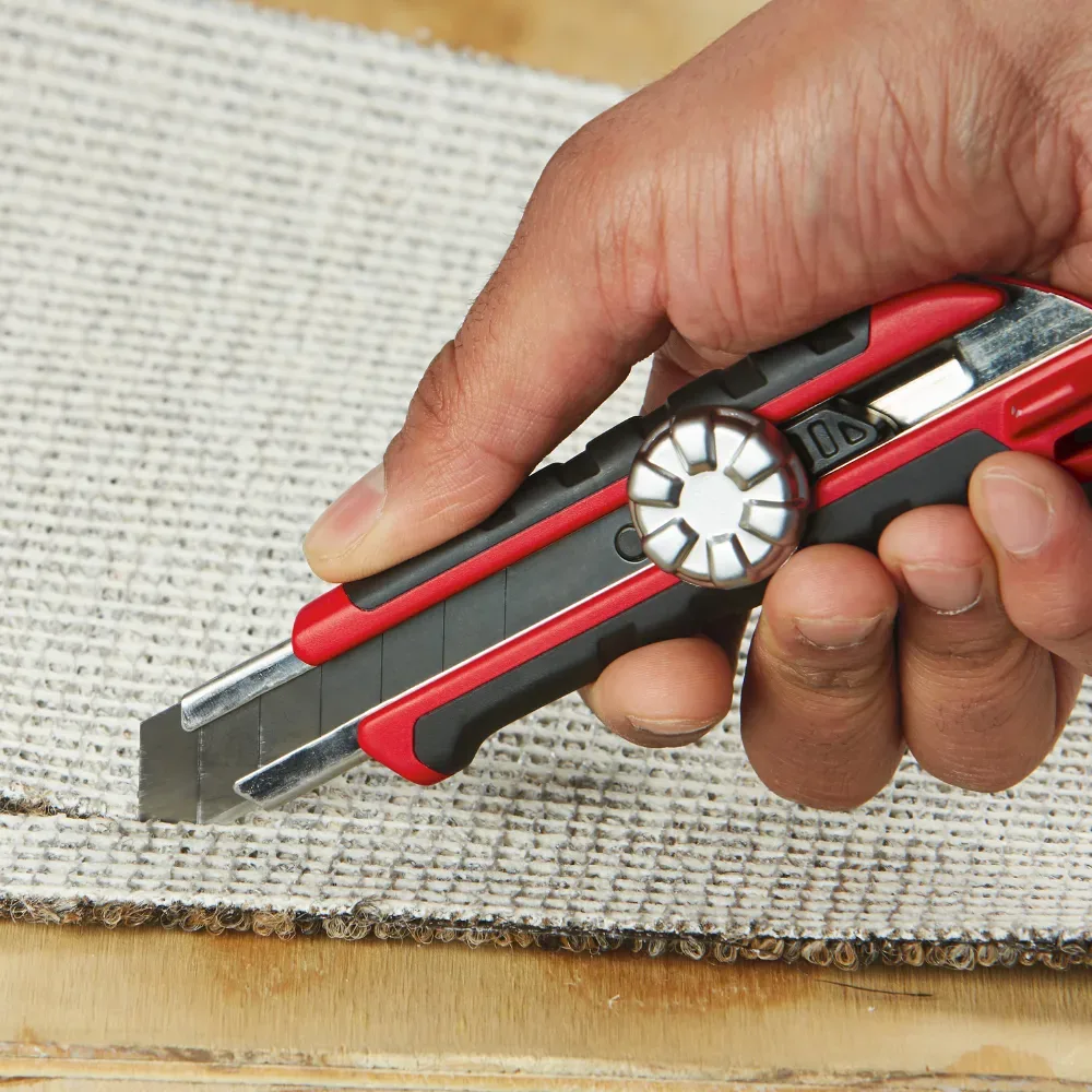 Milwaukee 48221961 Snap Knife 18mm 8 Milwaukee 48221961 Snap Knife 18mm